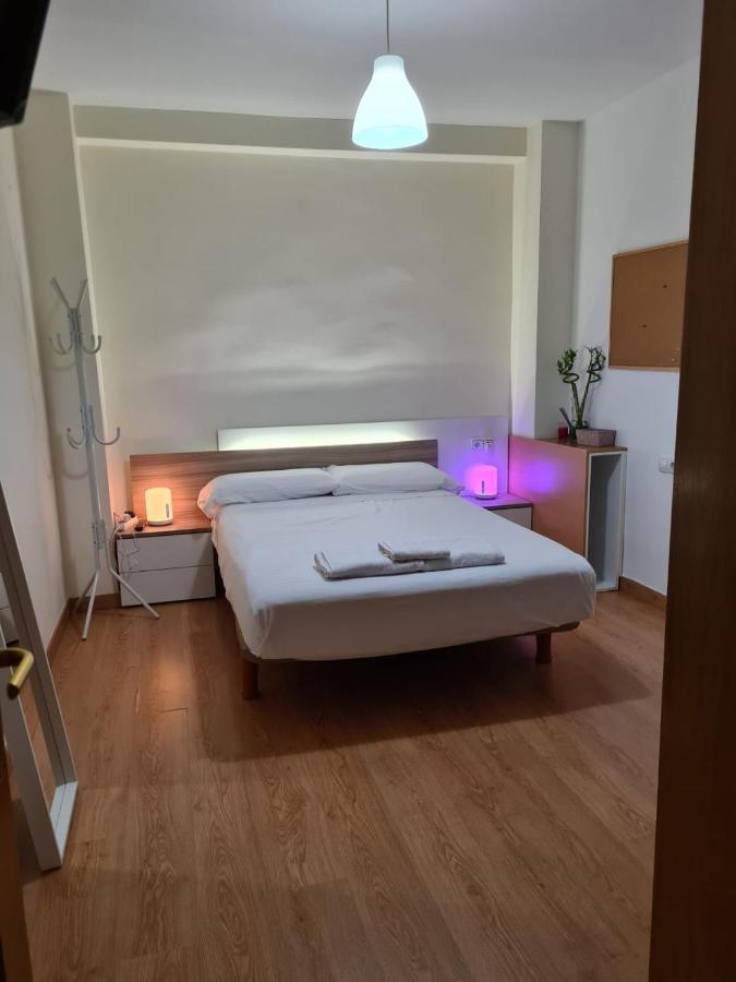 Habitacion Con Bano Privado- En Casa Familiar Beatriz Valencia Exteriör bild